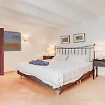 Lleo Eleven Pollença