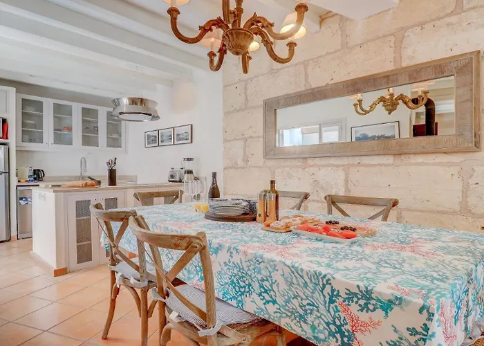 Lleo Eleven Holiday home *